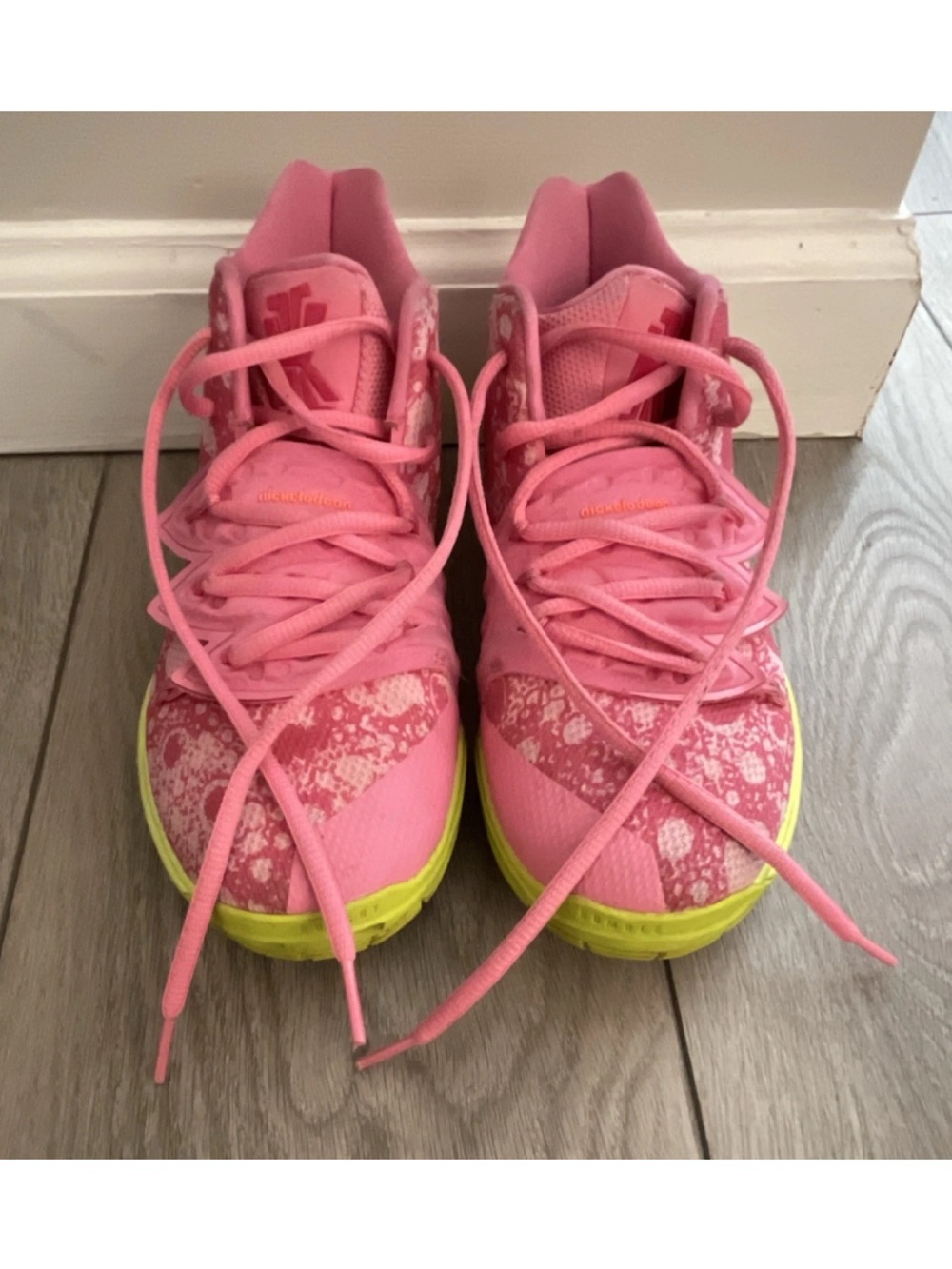 Nike Kyrie 5 SpongeBob Patrick Star Size 4Y